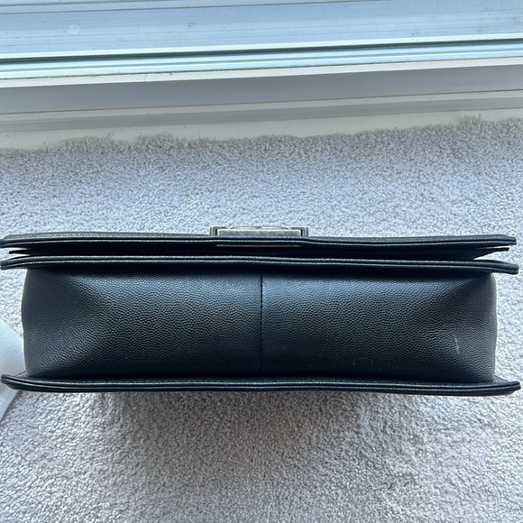 Chanel Caviar New Medium Boy Bag - Picture 12 of 16